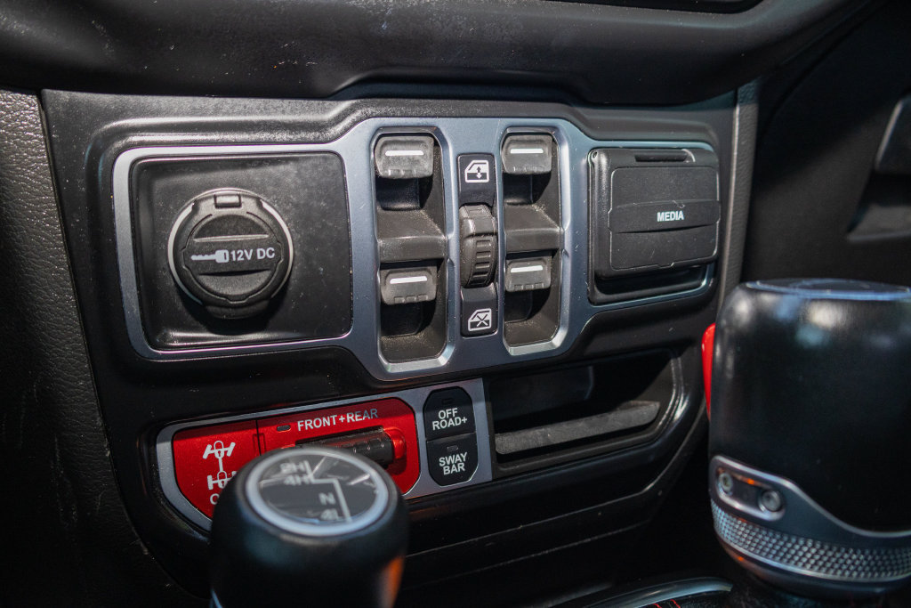 Used 2022 Jeep Gladiator Rubicon w/ LED Lighting Group AWD/4WD image 23
