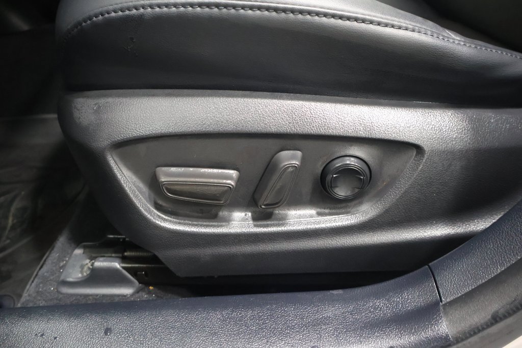 Used 2018 Toyota Prius Prime Premium image 14