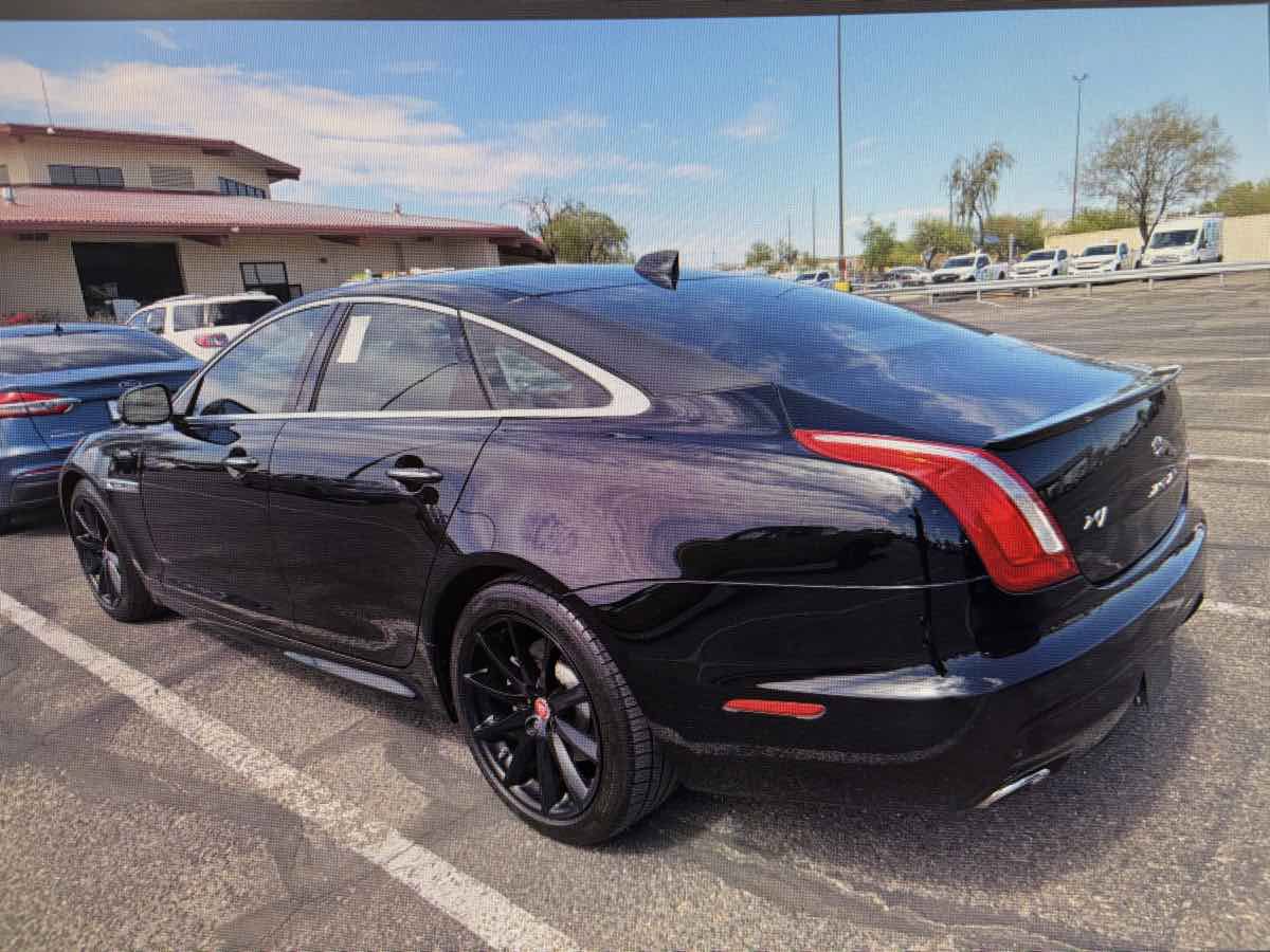 Used 2016 Jaguar XJ R-Sport RWD image 2