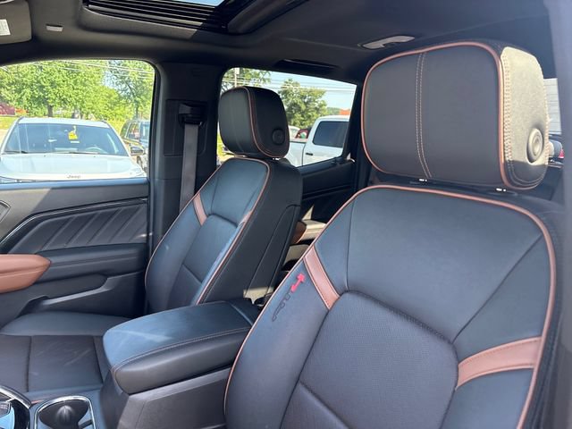 Used 2024 GMC Canyon AT4 w/ AT4 Premium Package AWD/4WD image 9