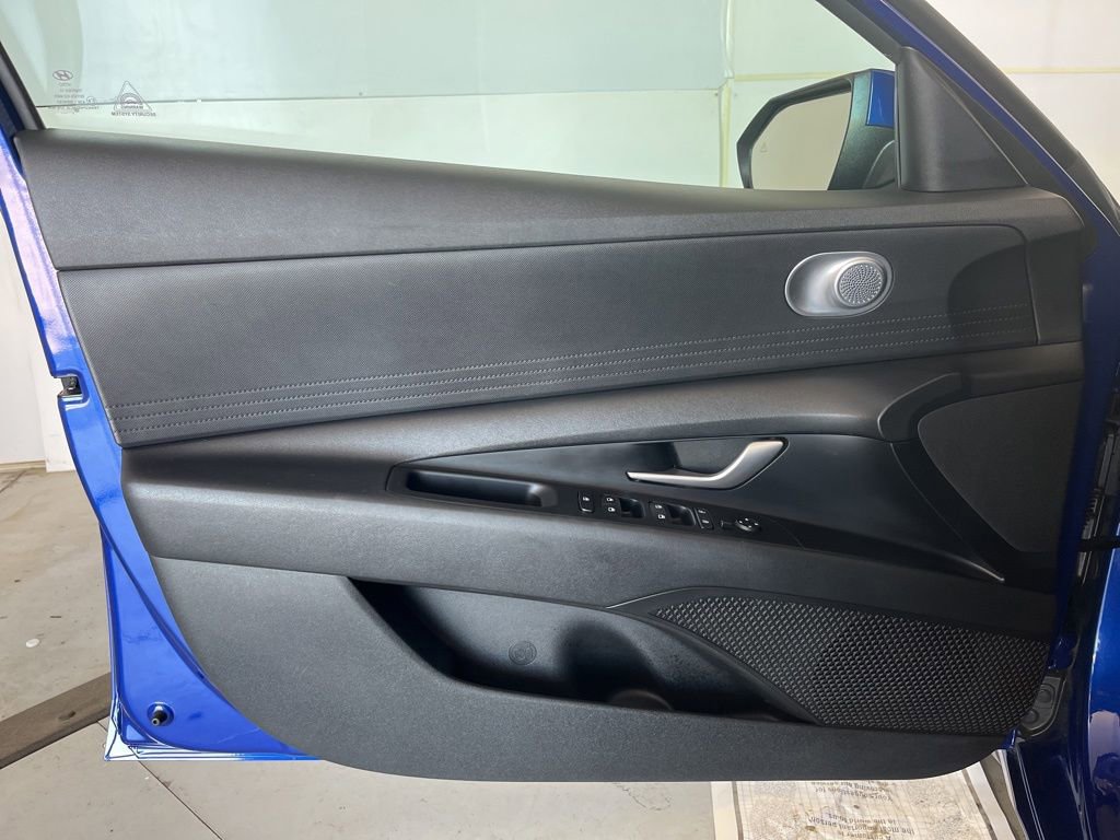 Used 2022 Hyundai Elantra SEL FWD image 26