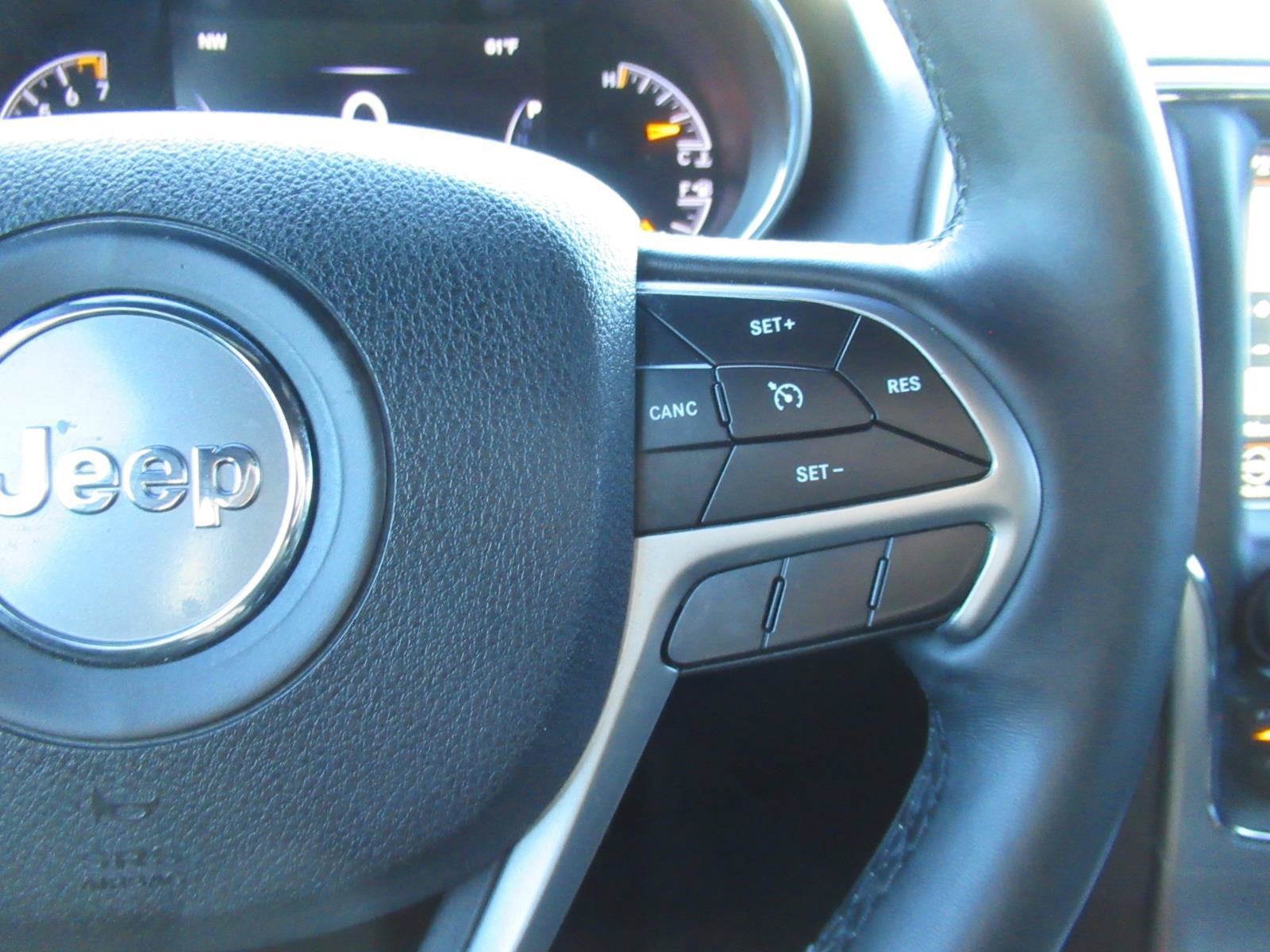 Used 2018 Jeep Grand Cherokee Altitude RWD image 25