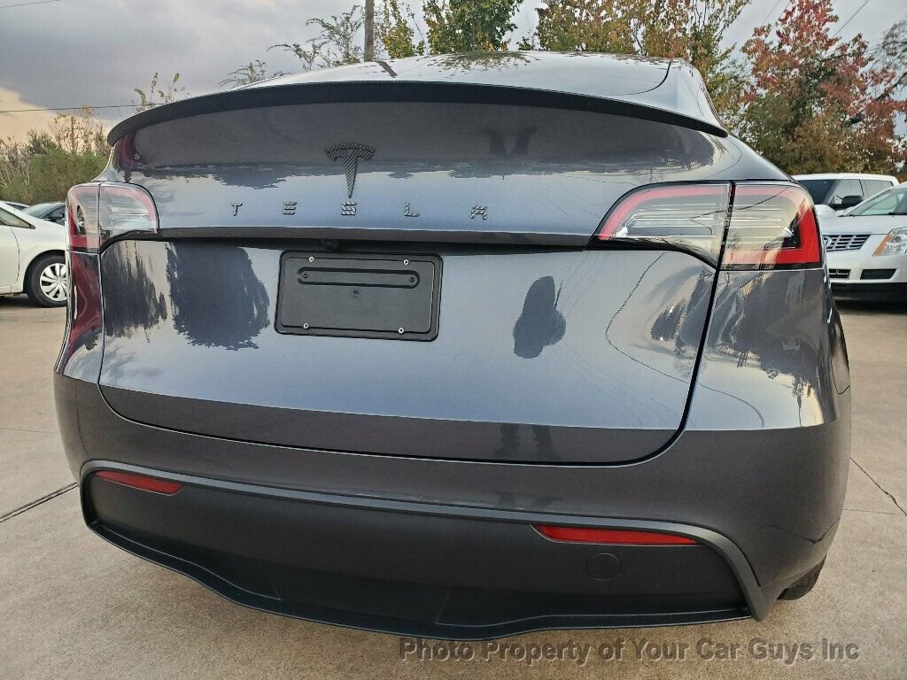 Used 2023 Tesla Model Y Performance image 18