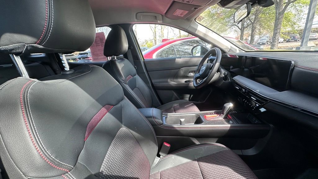 Used 2025 Nissan Kicks SR image 5