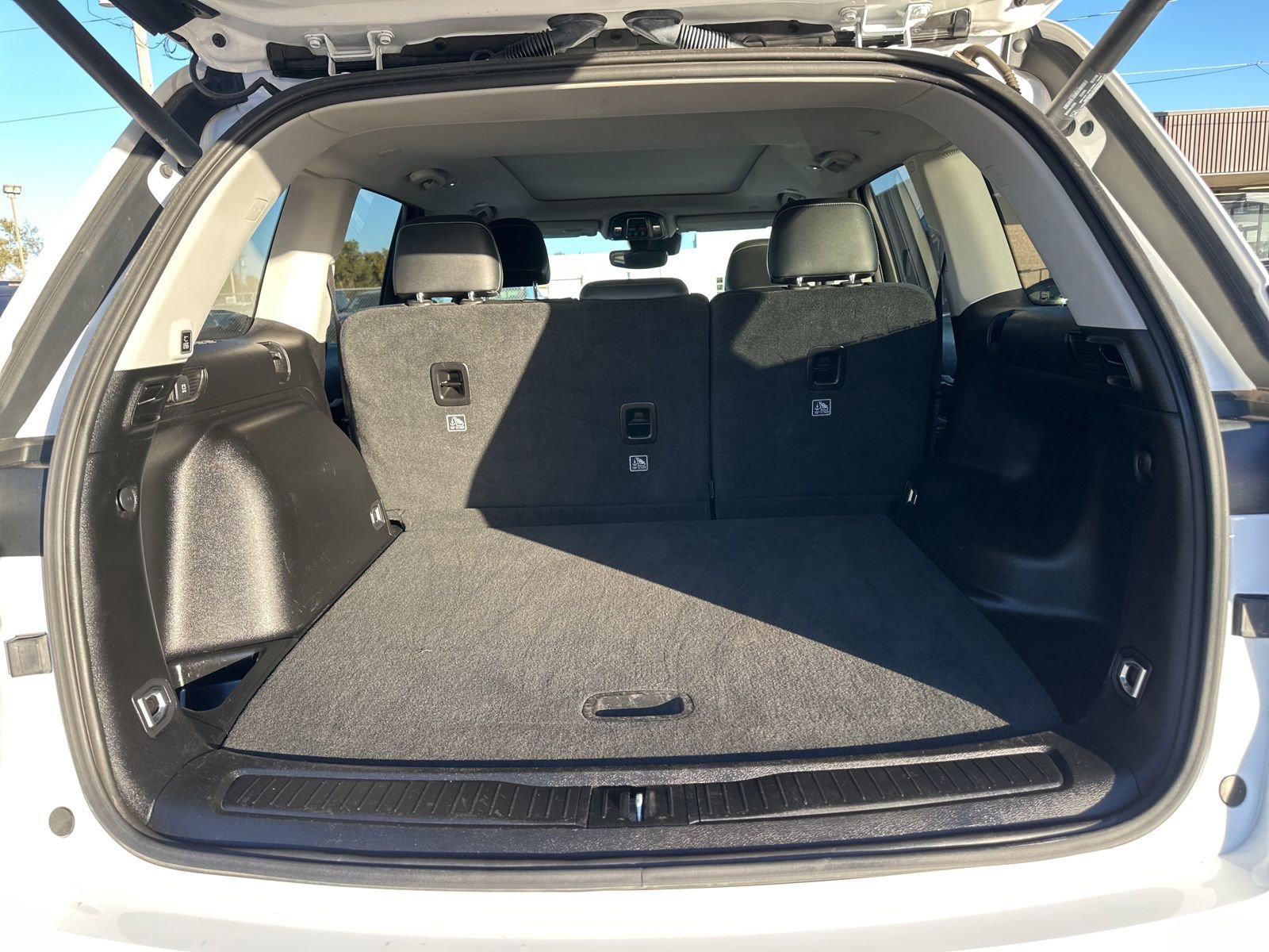 Used 2023 Jeep Grand Cherokee Limited image 14