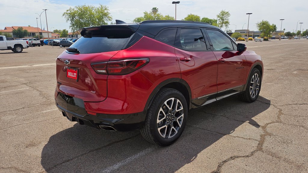 Used 2023 Chevrolet Blazer RS w/ Enhanced Convenience Package FWD image 11