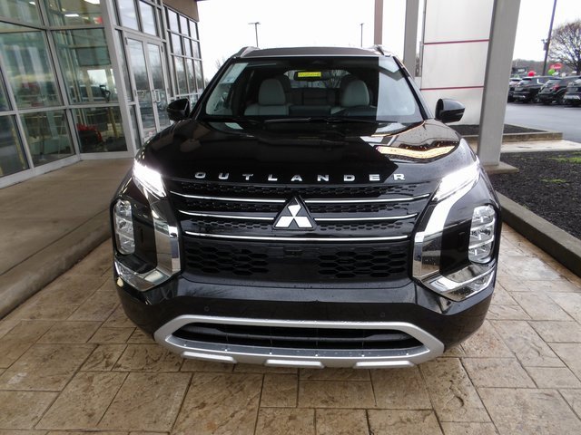 New 2025 Mitsubishi Outlander SEL image 2