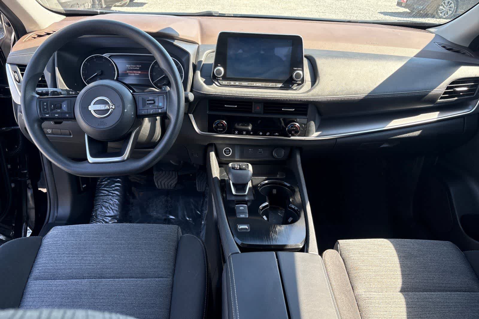 Certified 2023 Nissan Rogue SV FWD image 4