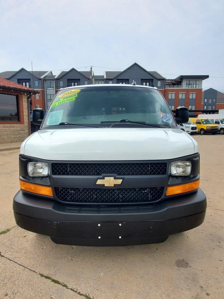 Used 2016 Chevrolet Express 2500 w/ Preferred Equipment Group RWD image 2