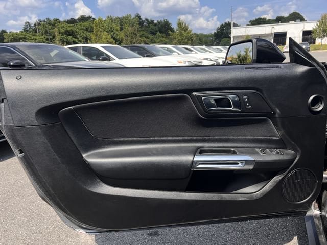 Used 2021 Ford Mustang Coupe w/ Black Accent Package RWD image 10