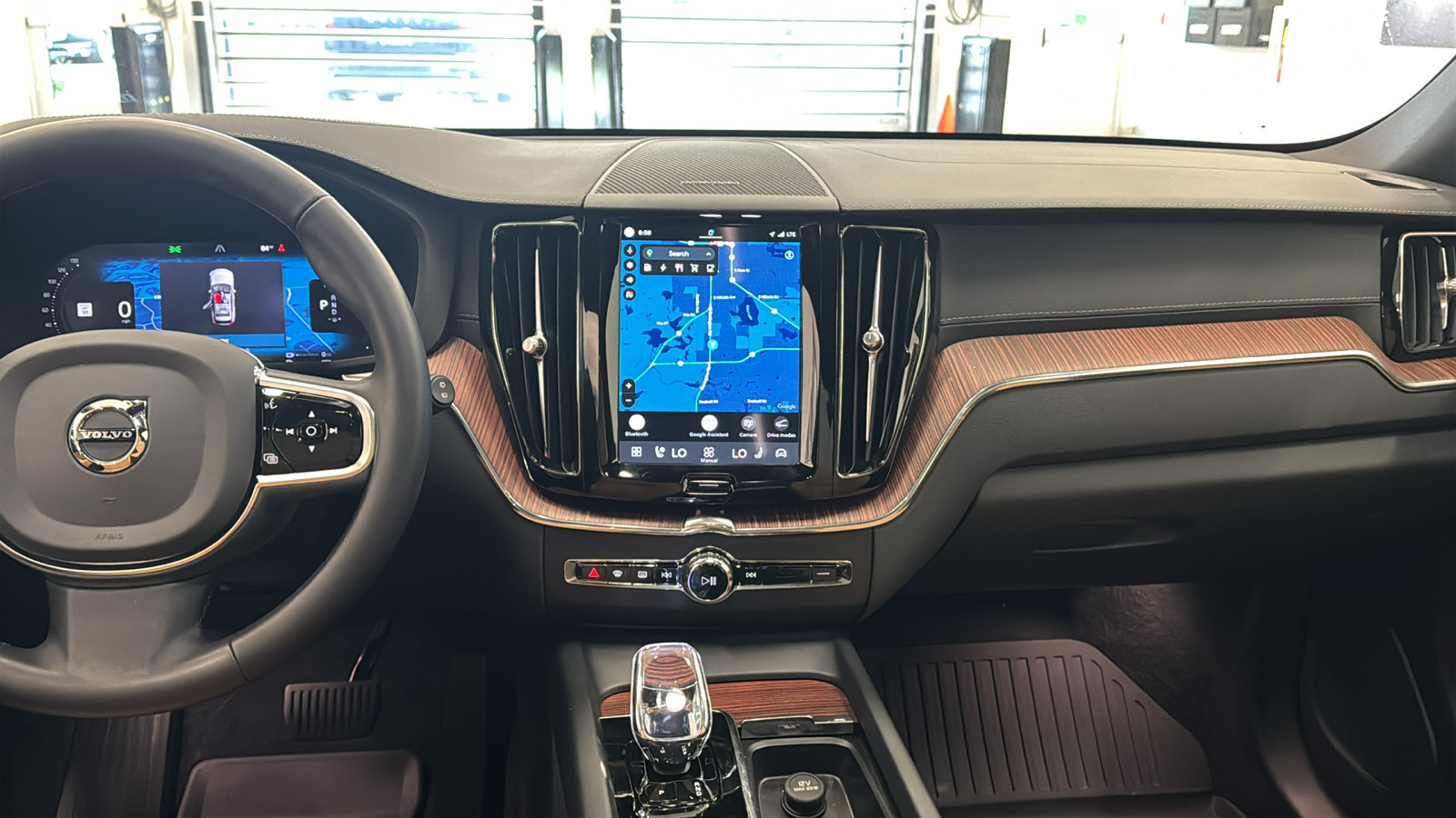 Used 2024 Volvo XC60 T8 Ultimate w/ Protection Package Premier AWD/4WD image 11