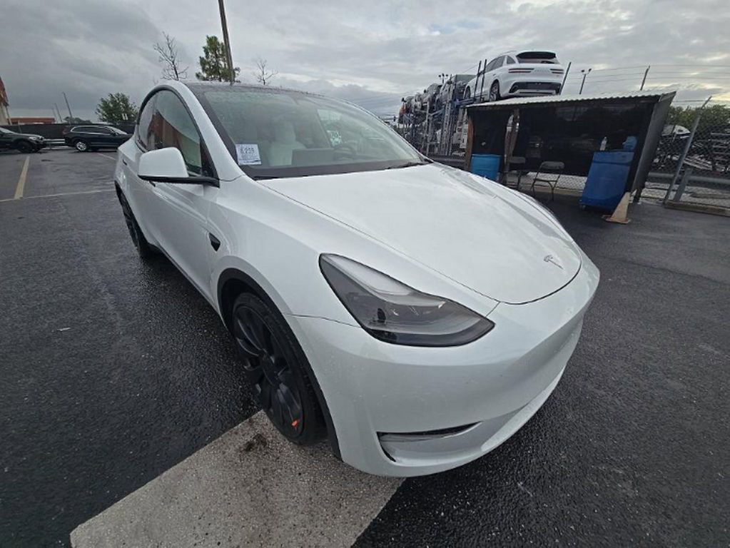 Used 2023 Tesla Model Y Performance AWD/4WD image 3