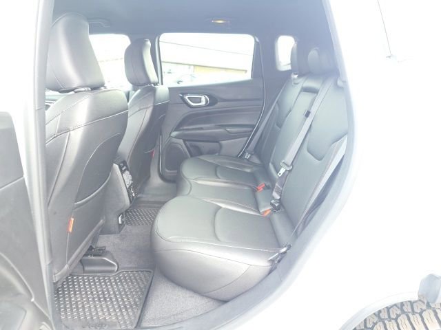 Used 2025 Jeep Compass Trailhawk w/ Trailhawk Elite Group AWD/4WD image 42