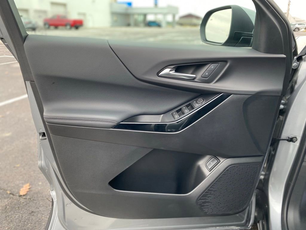 New 2026 Chevrolet Equinox LT w/ Convenience Package II image 19