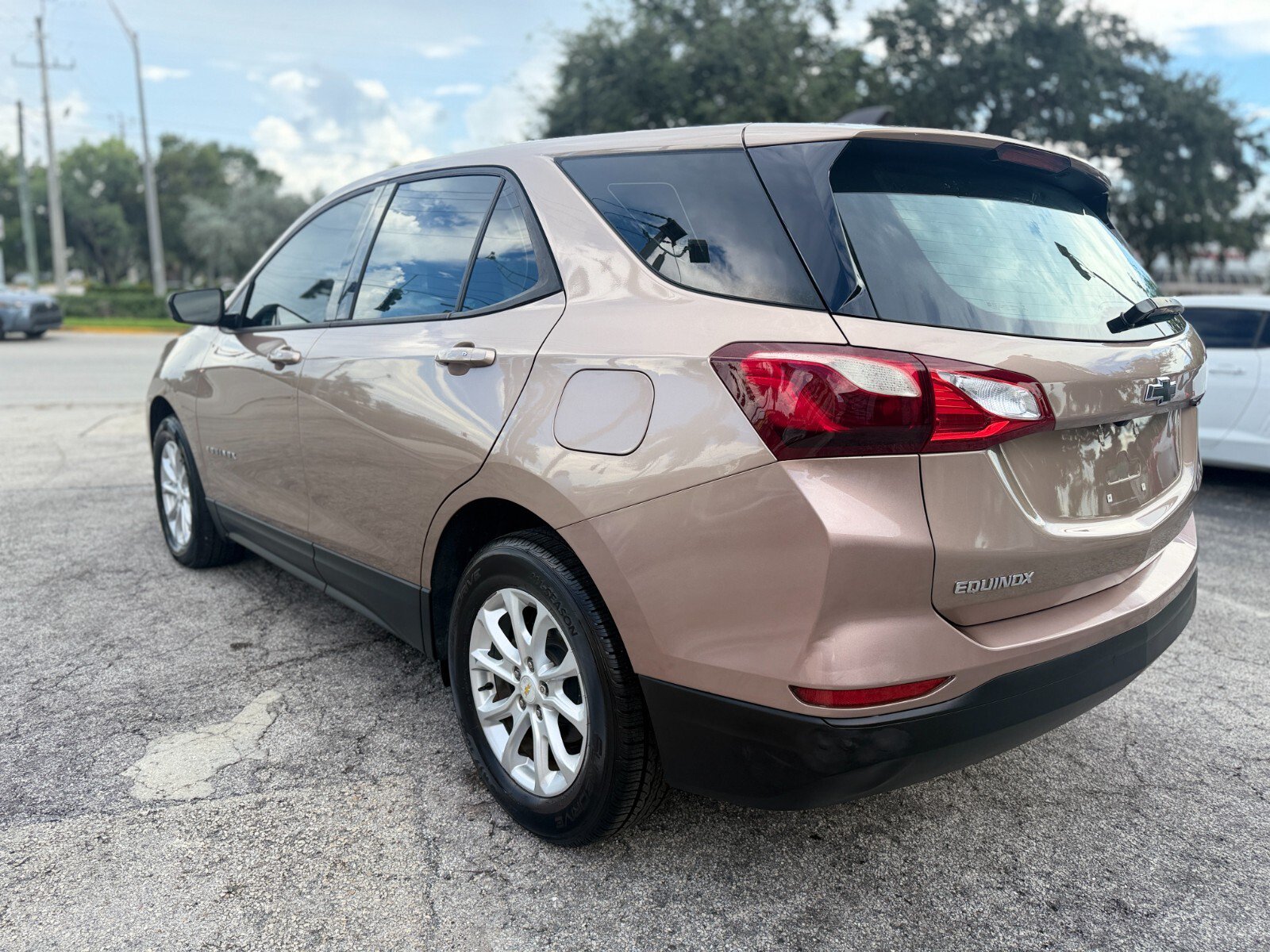 Used 2019 Chevrolet Equinox LS w/ LPO, Blackout Package FWD image 3