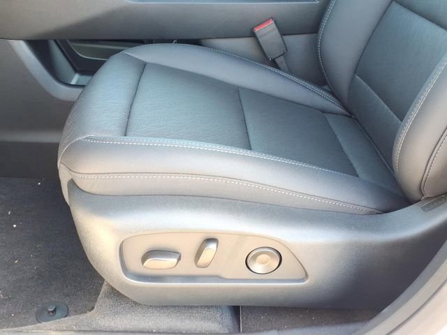 New 2026 Chevrolet Equinox LT w/ Convenience Package II FWD image 9
