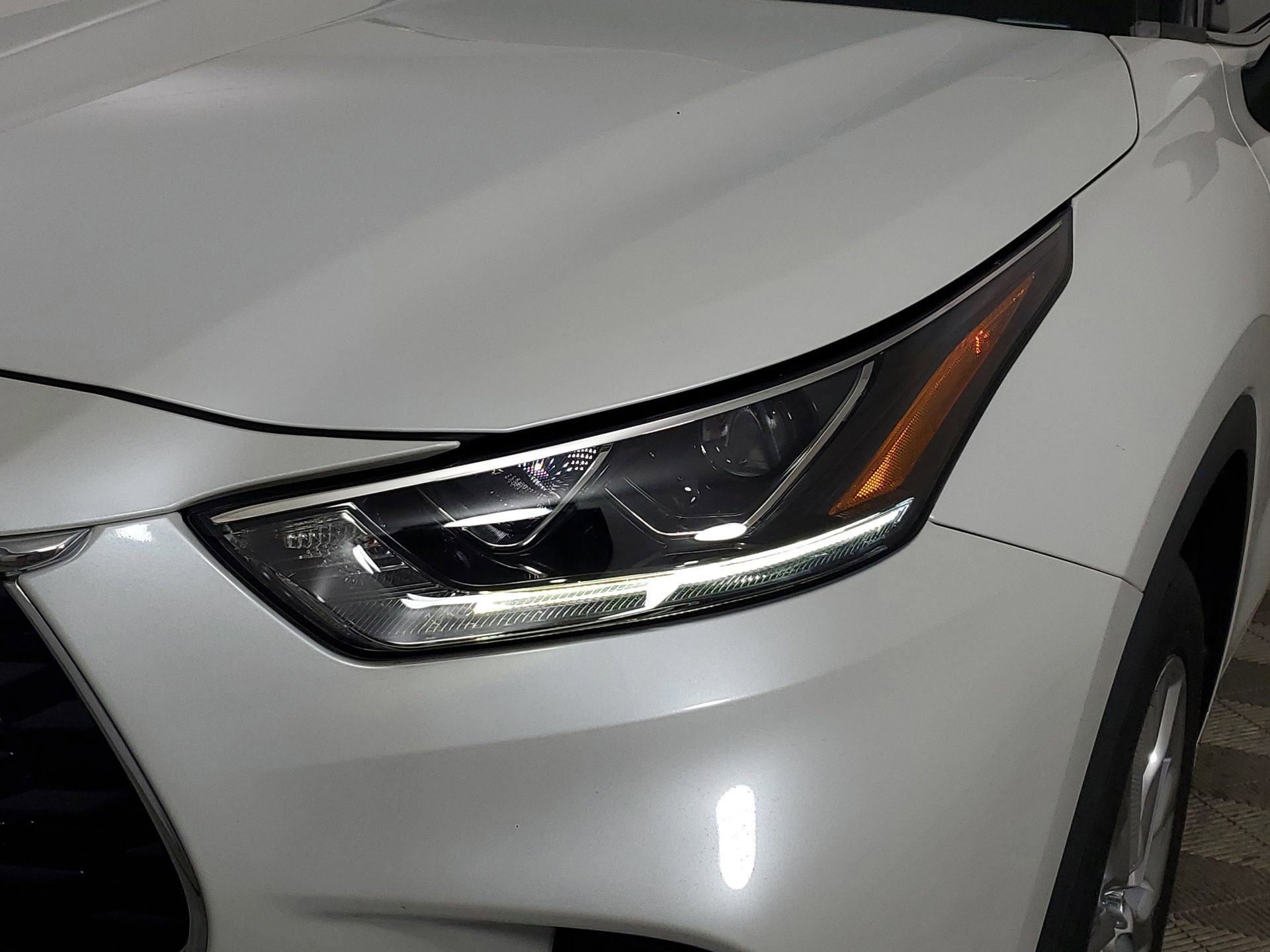 Used 2023 Toyota Highlander Limited image 16