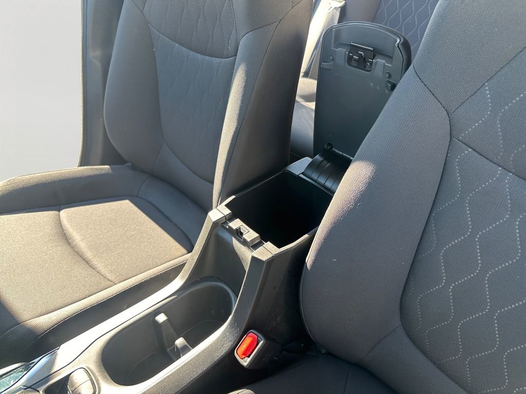 Used 2024 Toyota Corolla Cross LE image 20