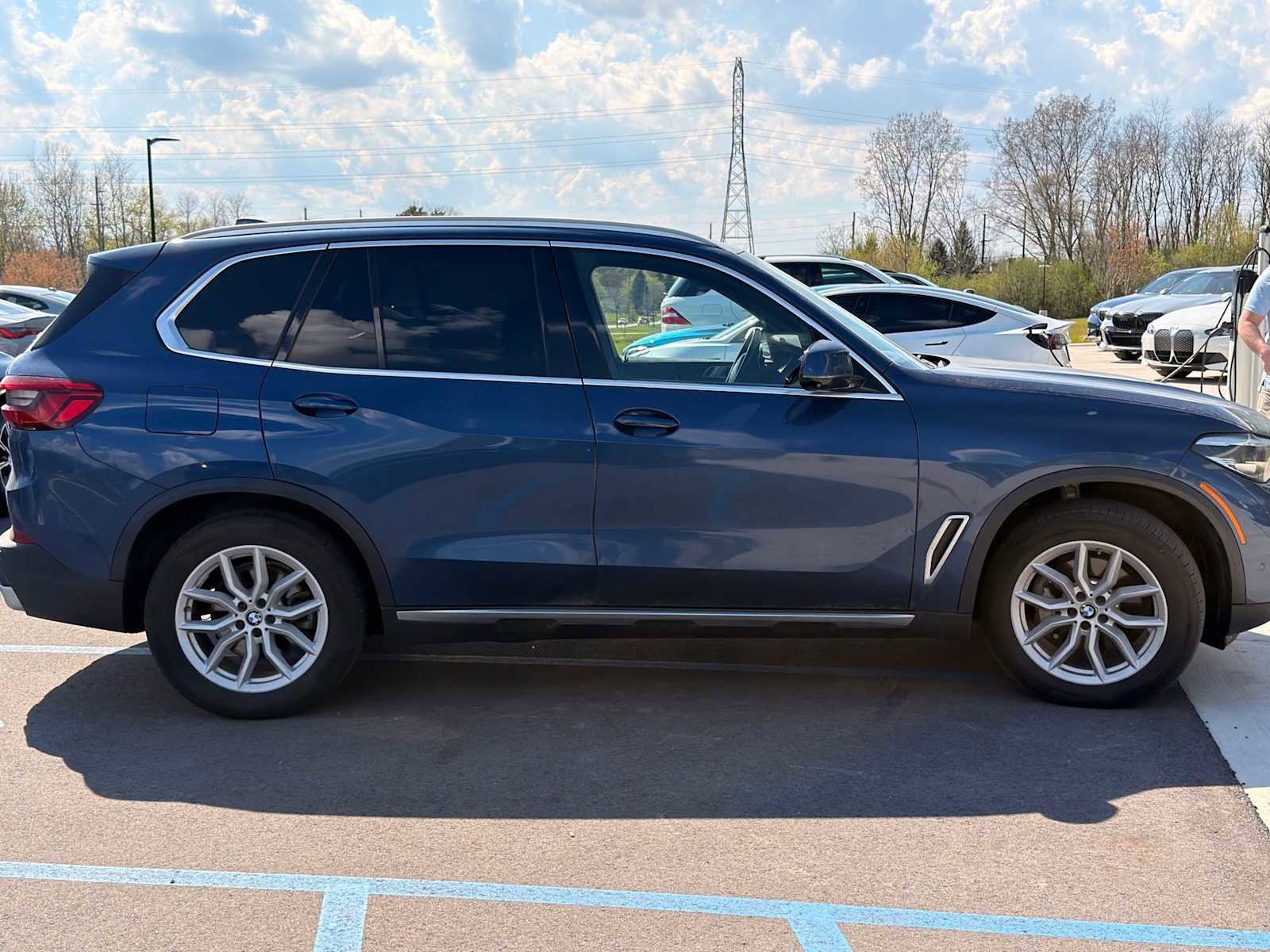 Used 2019 BMW X5 xDrive40i w/ Convenience Package AWD/4WD image 4