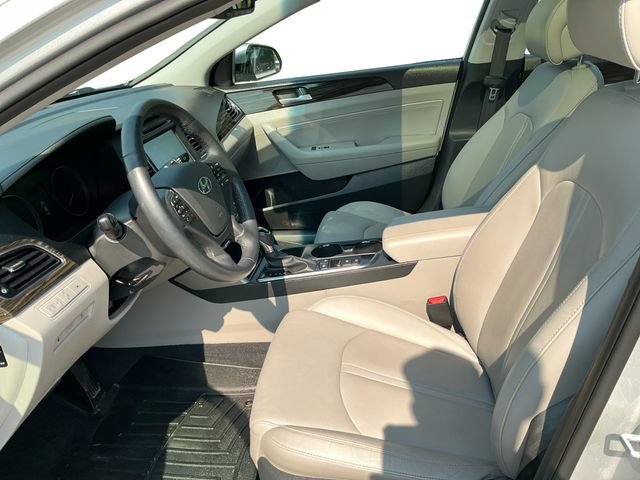 Used 2016 Hyundai Sonata Limited w/ Option Group 05 FWD image 9