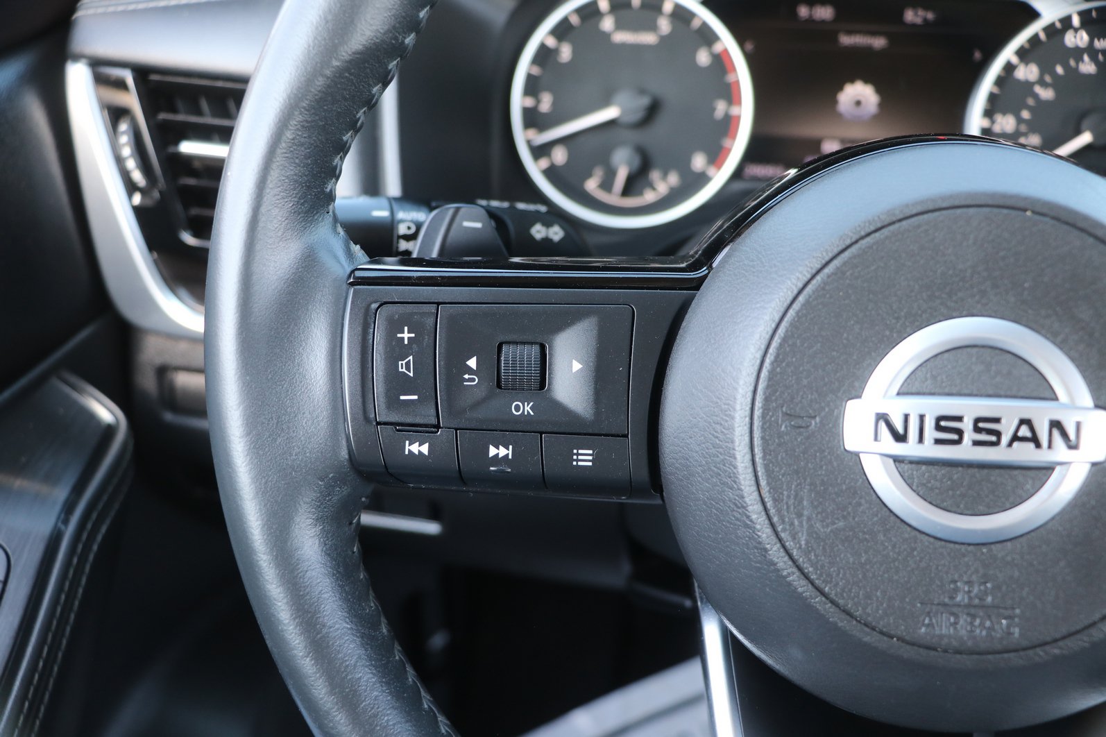 Used 2021 Nissan Rogue SL w/ Premium Package AWD/4WD image 16