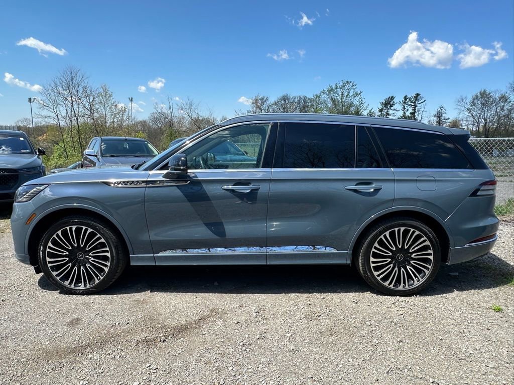 New 2026 Lincoln Aviator Black Label w/ Dynamic Handling Package AWD/4WD image 2