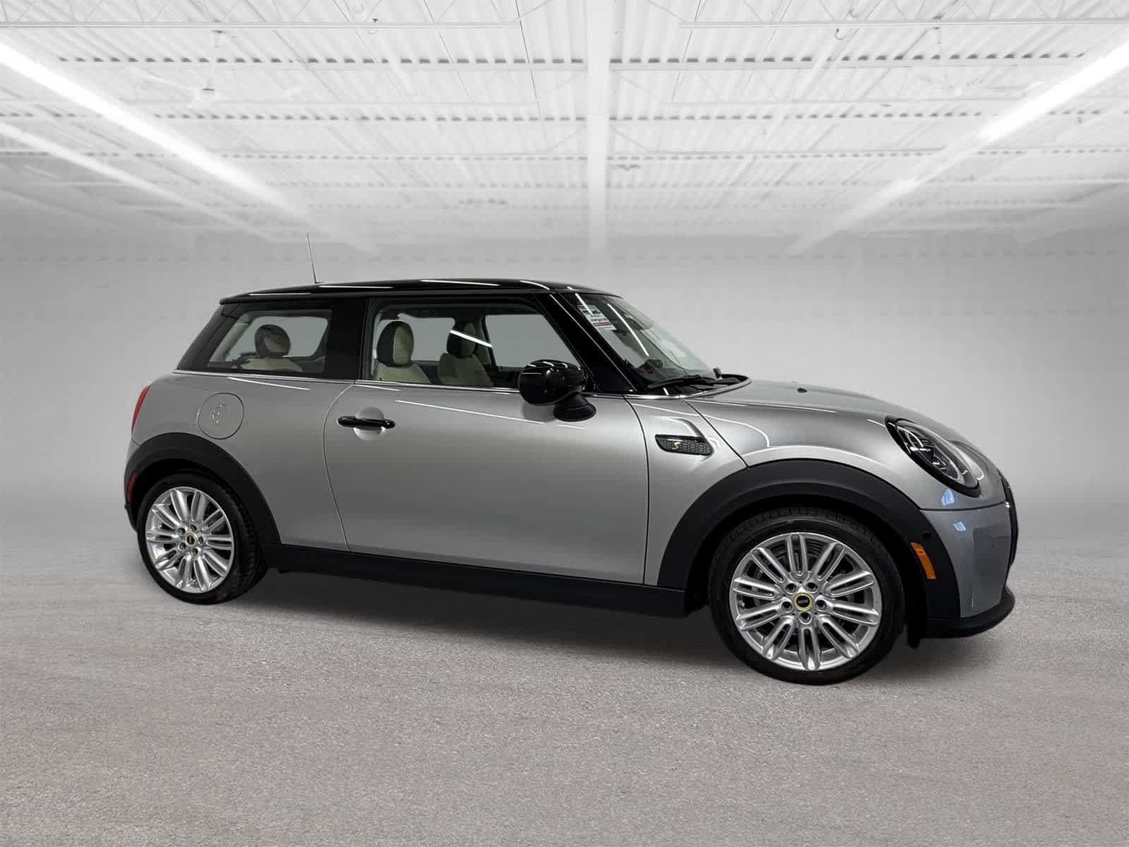Used 2024 MINI Cooper SE FWD image 7