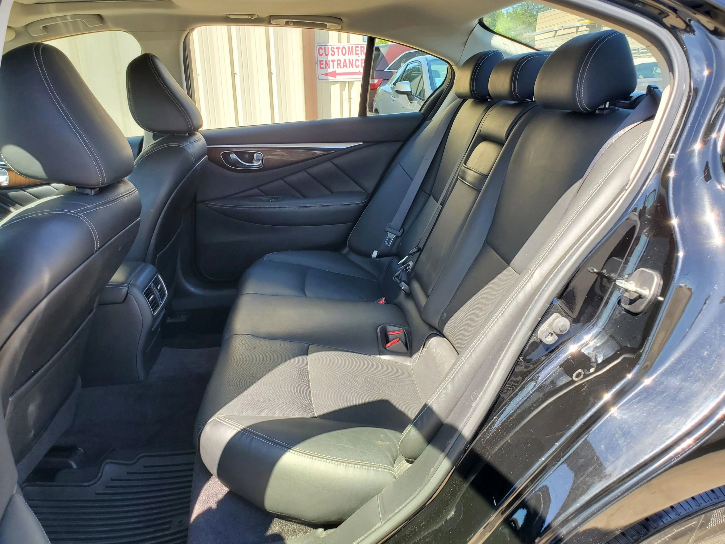 Used 2015 INFINITI Q50 Premium w/ Deluxe Touring Package AWD/4WD image 31