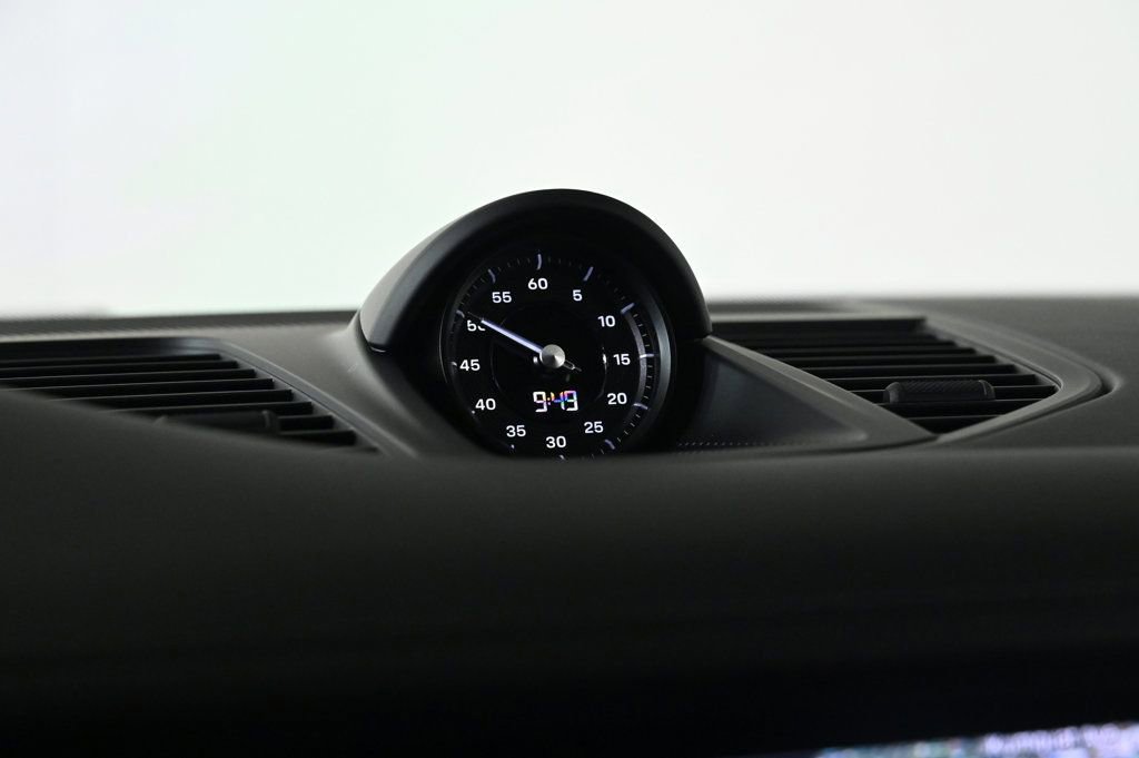 Certified 2025 Porsche Panamera 4 image 23
