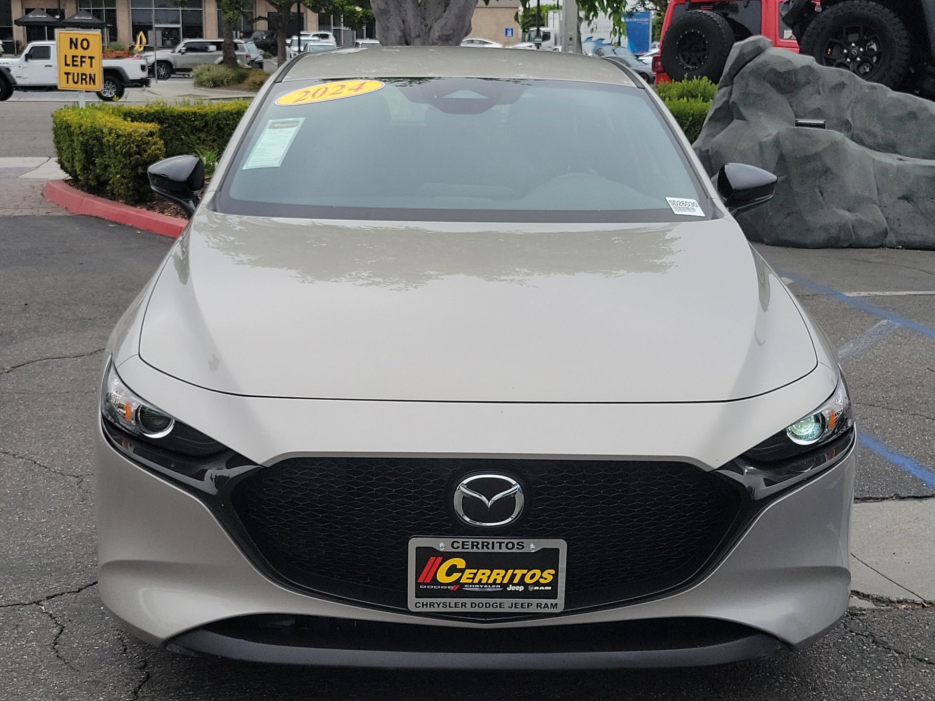 Used 2024 MAZDA MAZDA3 s FWD image 6