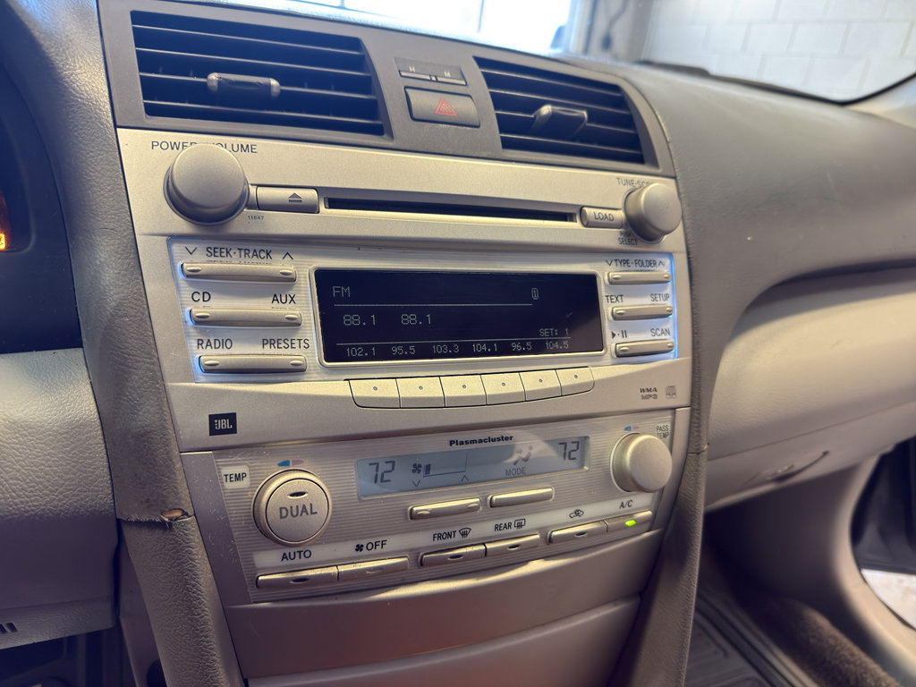 Used 2010 Toyota Camry Hybrid image 18