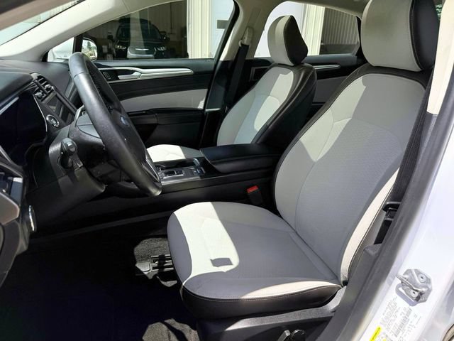 Used 2020 Ford Fusion SE w/ Equipment Group 151A FWD image 18