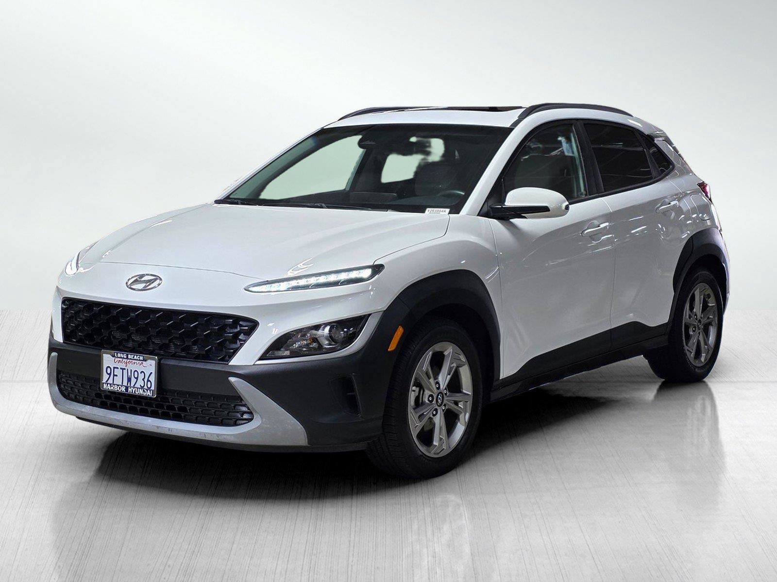 Used 2023 Hyundai Kona SEL w/ Convenience Package FWD image 3