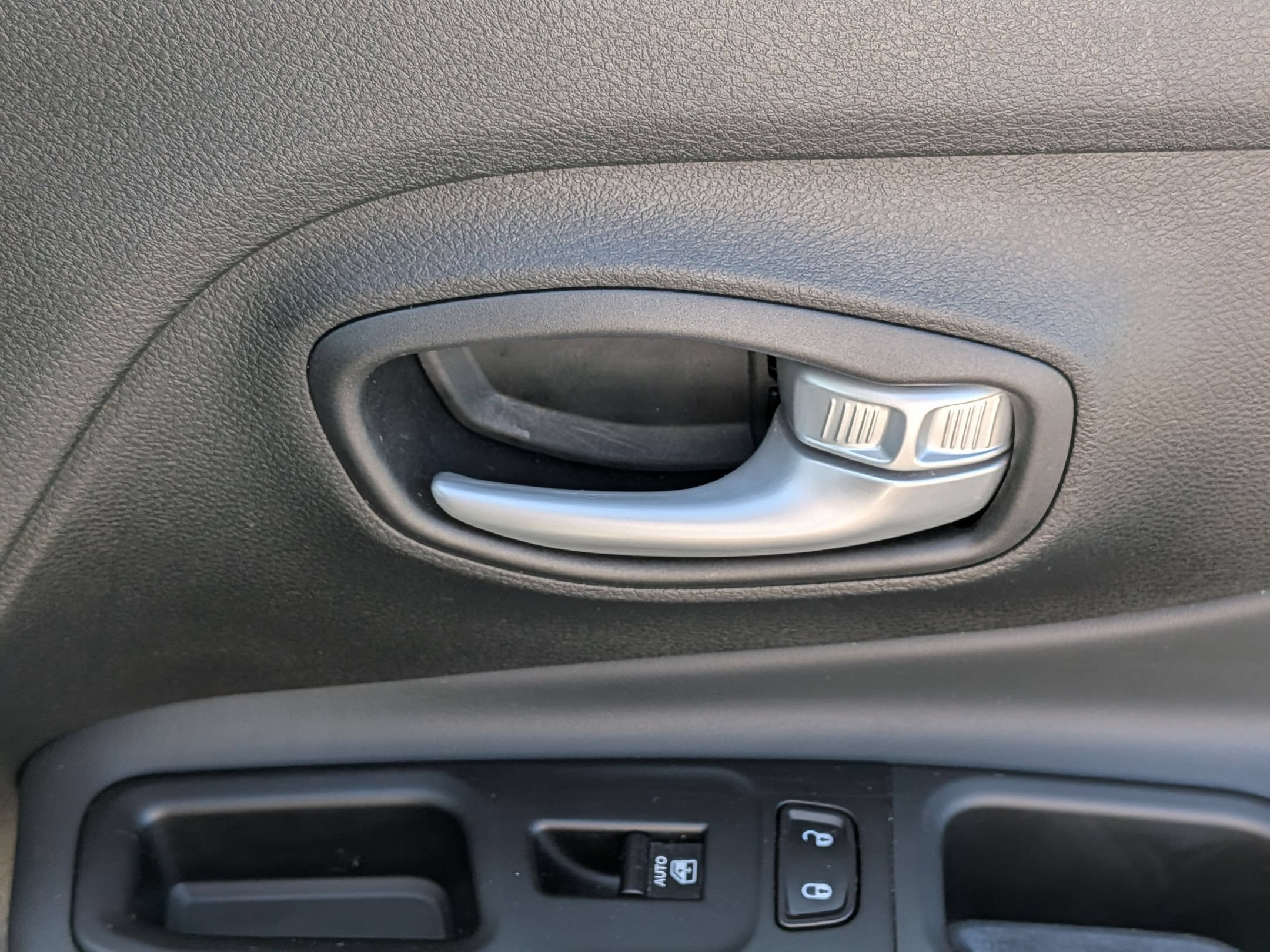 Used 2023 Jeep Renegade Latitude AWD/4WD image 34