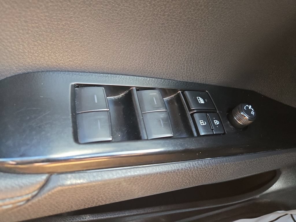 Used 2025 Toyota Camry XSE FWD image 24