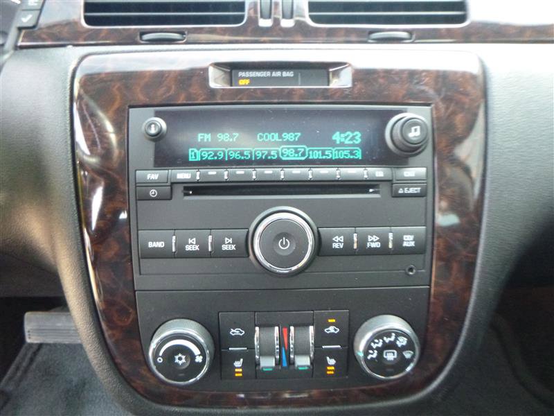 Used 2014 Chevrolet Impala LTZ FWD image 13