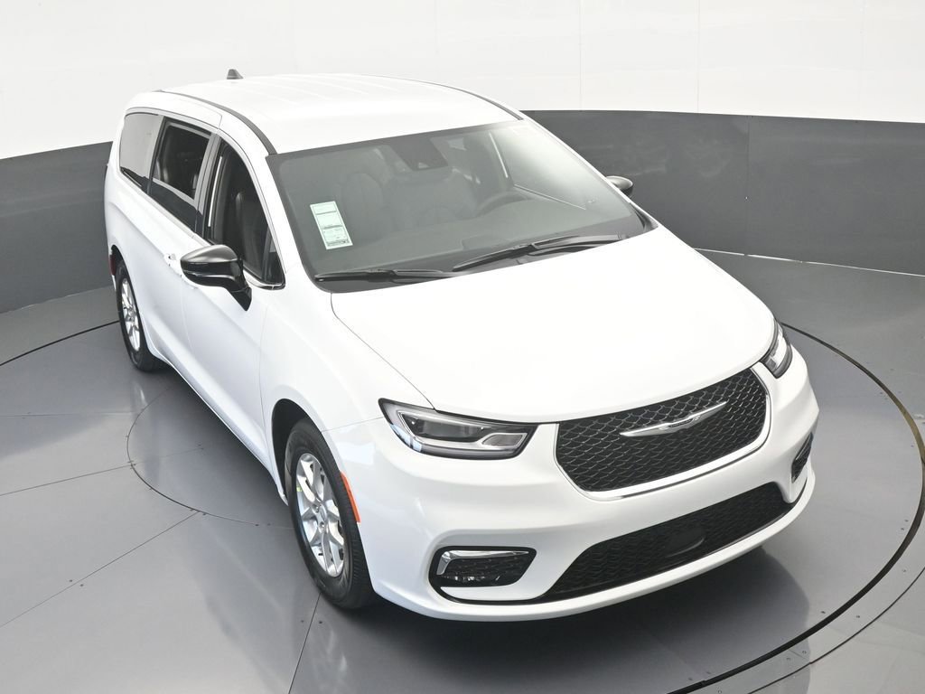 Used 2025 Chrysler Pacifica Select FWD image 50
