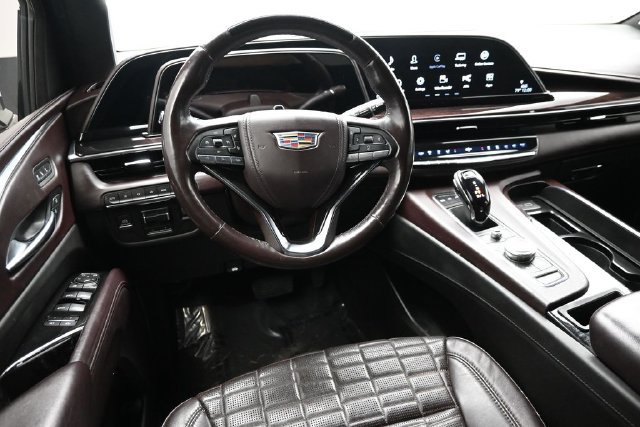 Used 2023 Cadillac Escalade ESV Sport Platinum w/ LPO, ONYX Package AWD/4WD image 13