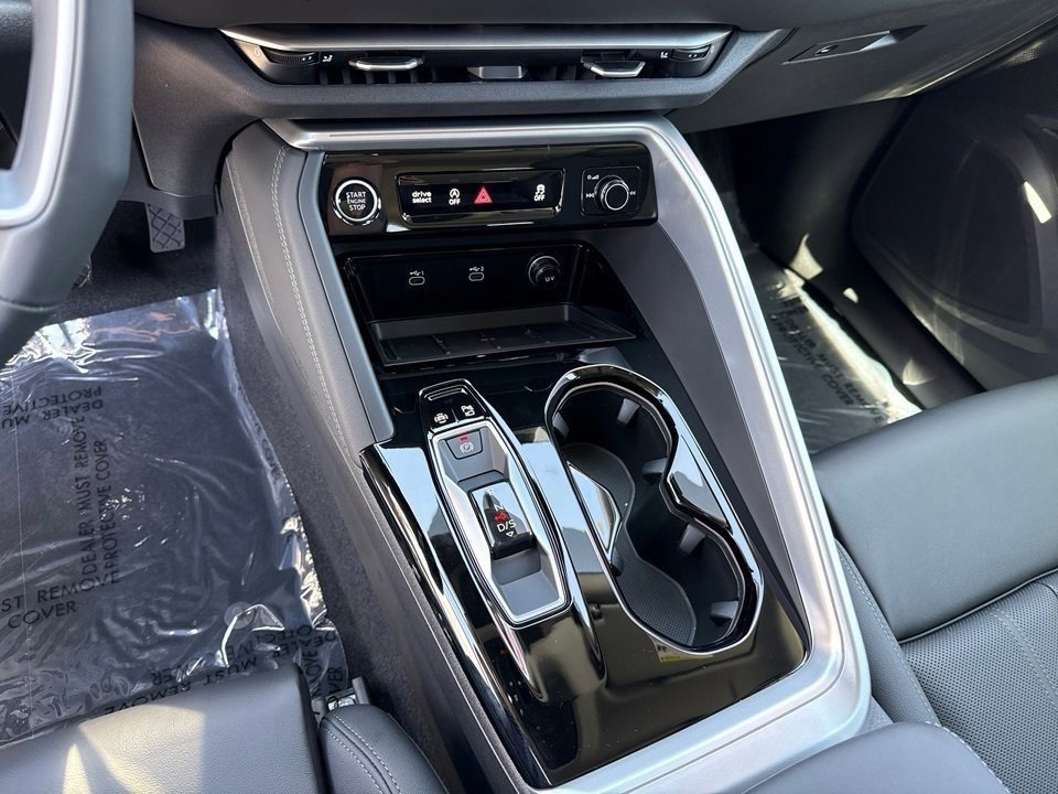 Certified 2025 Audi Q5 2.0T Premium Plus w/ Premium Plus image 18