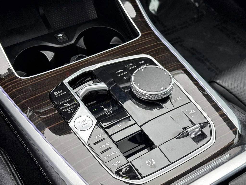Used 2025 BMW X5 xDrive50e image 15