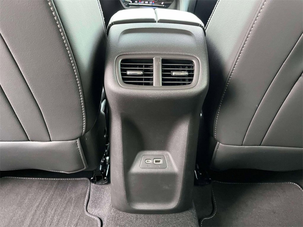 Used 2021 Buick Envision Essence w/ Technology Package I image 14