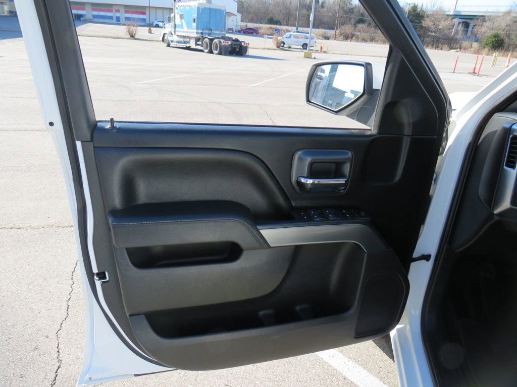 Used 2018 Chevrolet Silverado 1500 LT w/ Texas Edition image 9