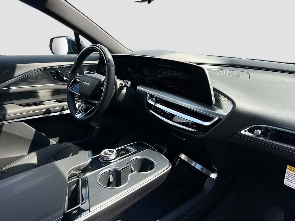 New 2026 Cadillac Lyriq V image 31