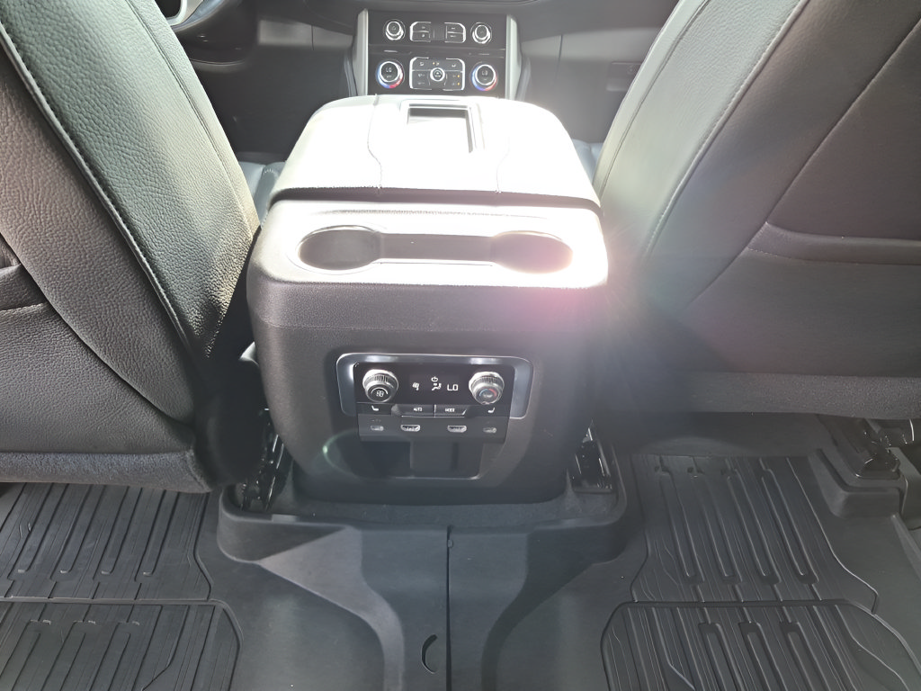 Used 2021 GMC Yukon Denali w/ Denali Premium Package RWD image 31