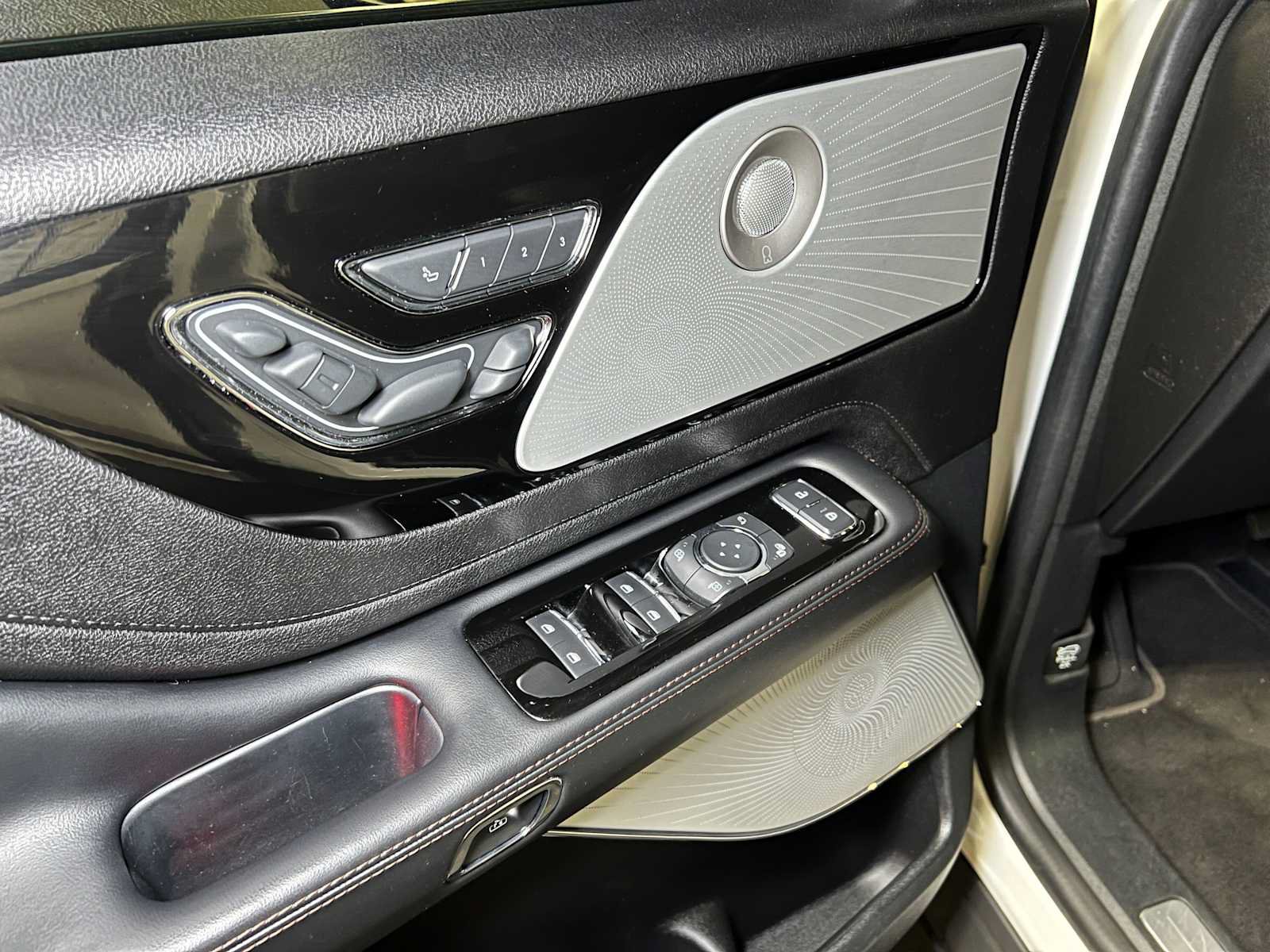 Used 2023 Lincoln Aviator Grand Touring w/ Equipment Group 301A AWD/4WD image 22