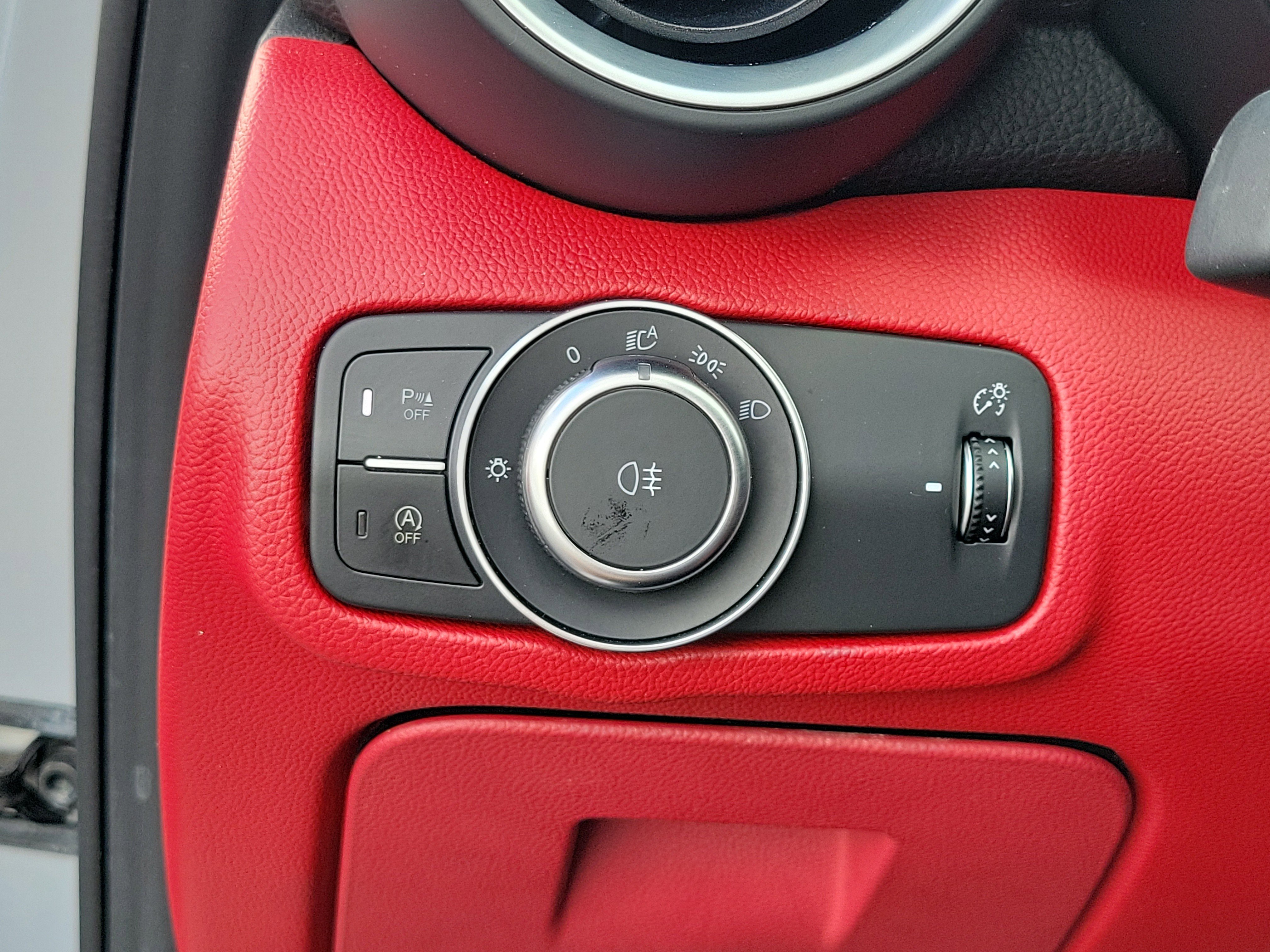 Used 2020 Alfa Romeo Giulia Ti w/ Active Blind Spot Package image 27