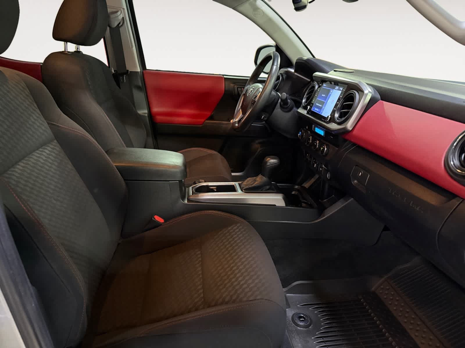 Used 2023 Toyota Tacoma SR5 AWD/4WD image 22