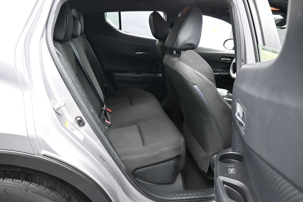 Used 2019 Toyota C-HR LE FWD image 32