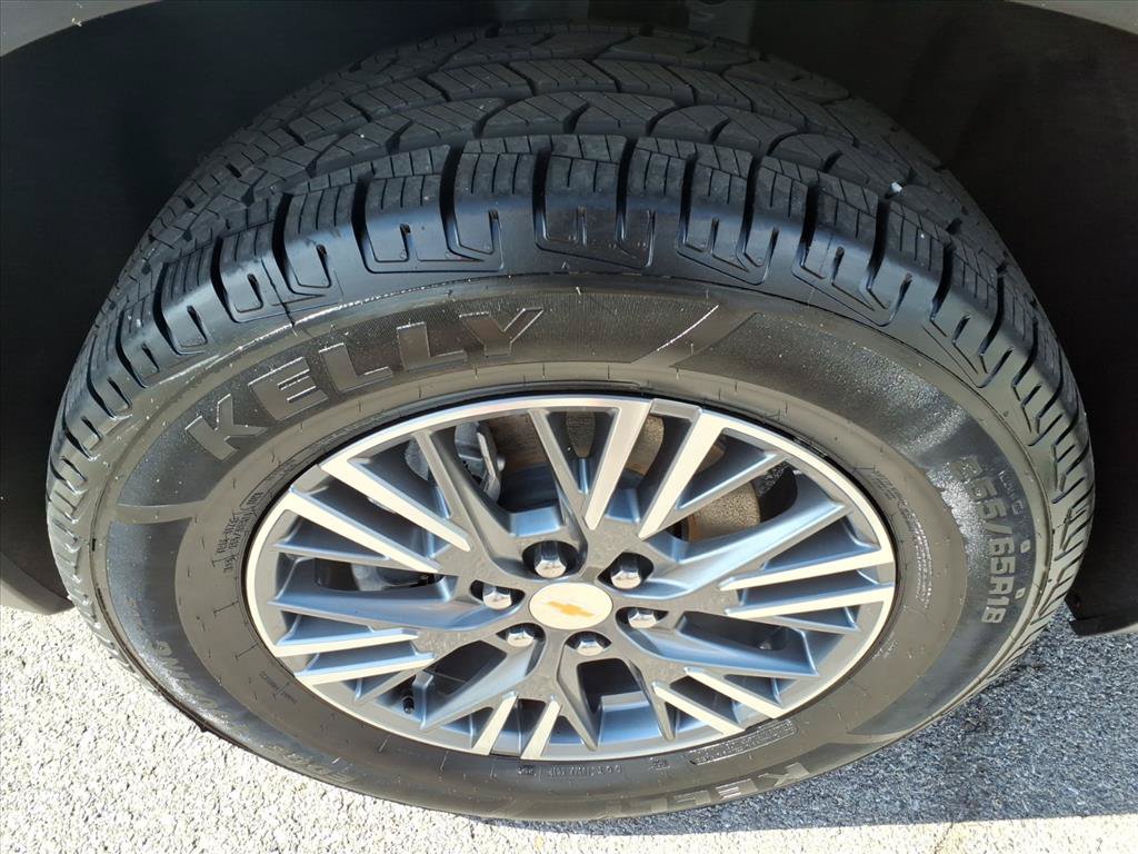 Used 2025 Chevrolet Traverse LT FWD image 10