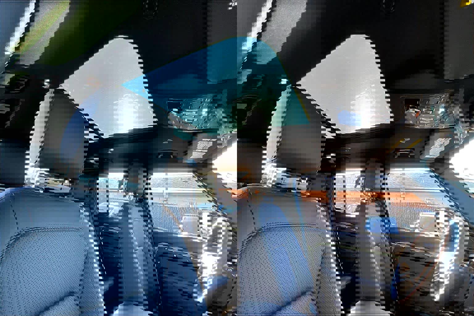 Used 2025 Land Rover Defender 110 S image 23